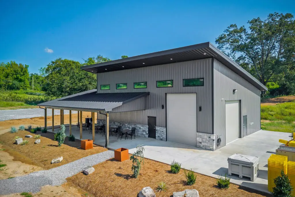 outside street view of crow creek winery in pikeville